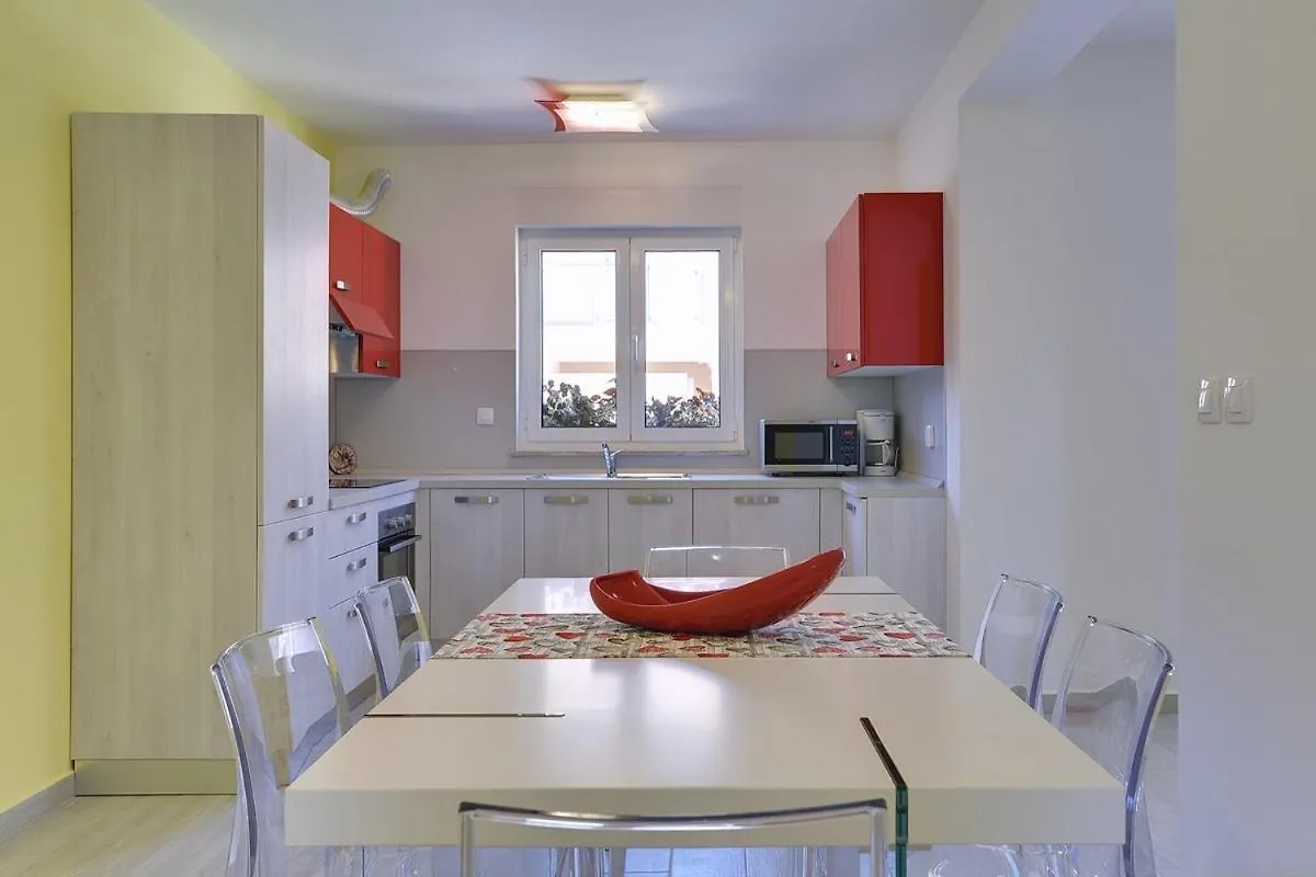 Holiday Home Baldini Banjole 0*,