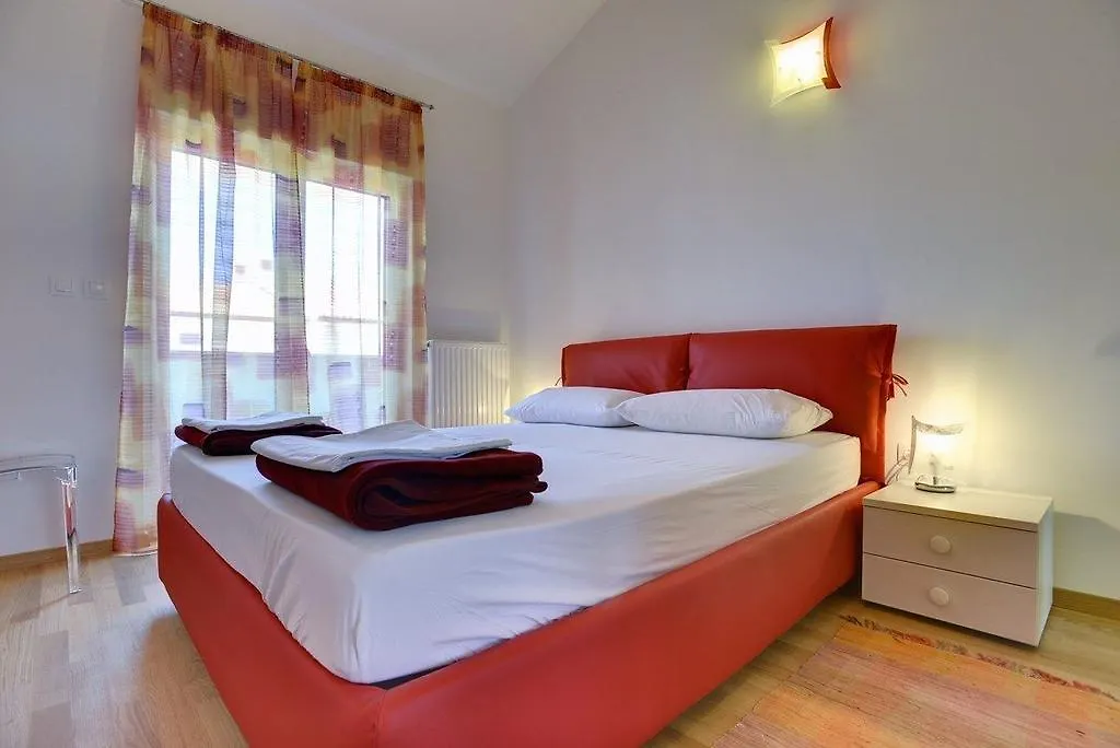 Holiday Home Baldini Banjole Croatia